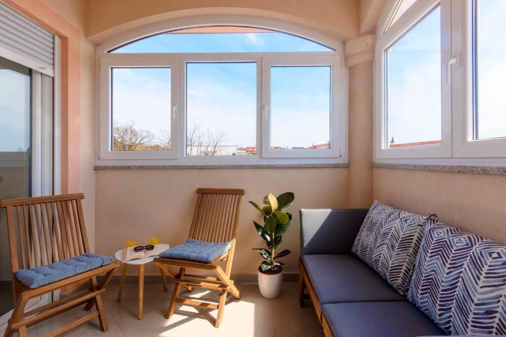 Cozy Apartment With Private Parking Медулин Екстериор снимка